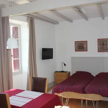 Castel Rouge