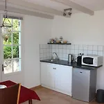 Konukevi Castel Rouge 4*